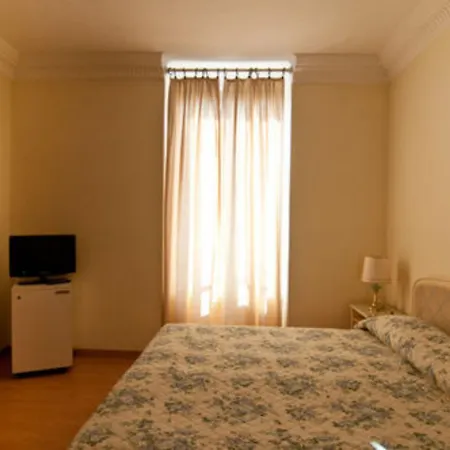 Grand De Londres Hotell 4*