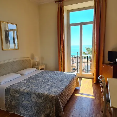 Hotell Grand De Londres 4*