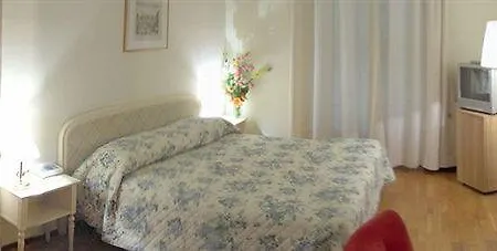 Grand De Londres Hotel 4*