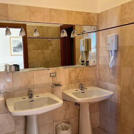 Grand De Londres Hotel 4*