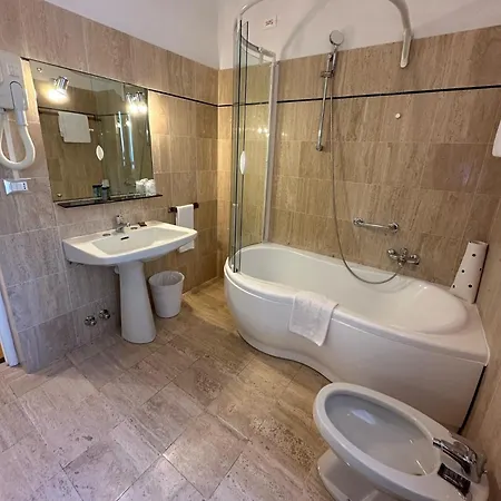 Hotell Grand De Londres Sanremo