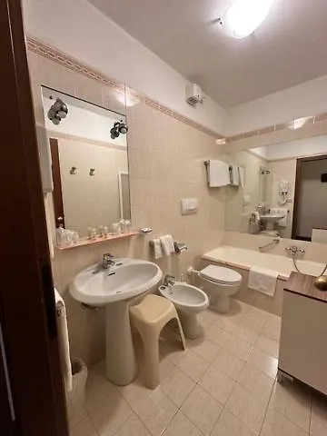 Otel Grand De Londres 4*